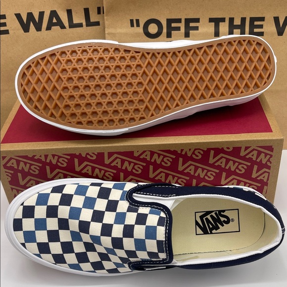 Vans Men’s Blue Checkerboard Classic Slip-On
Tri-Tone Check Navy
VN000D5PBX9 - Picture 4 of 16